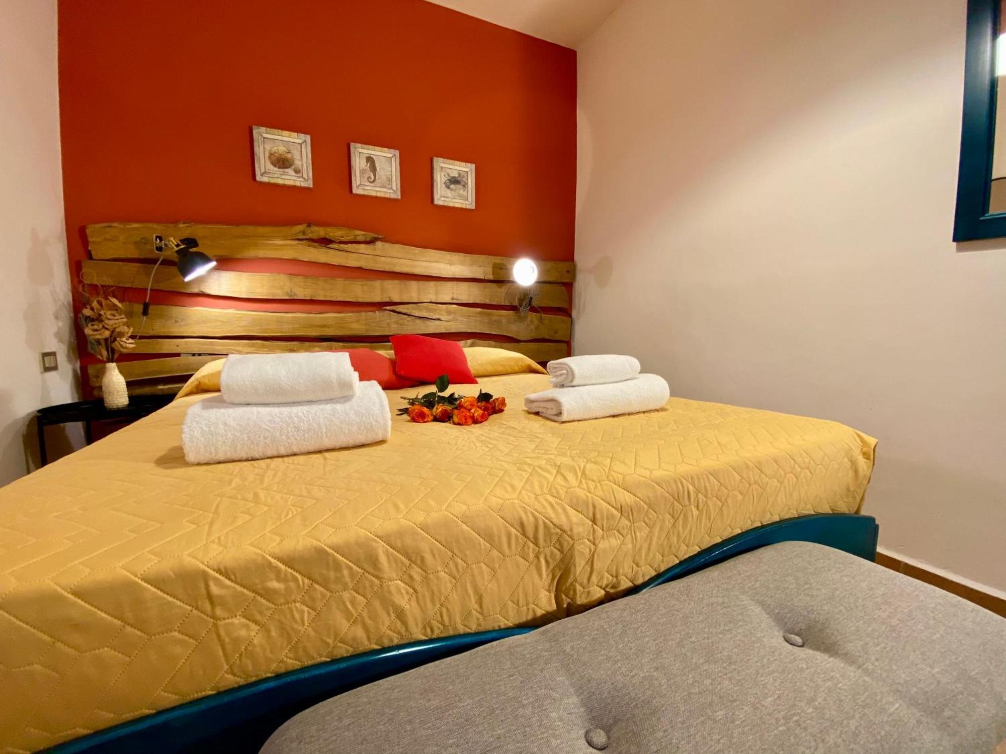 Residence La Rosa Porto San Paolo  Buitenkant foto