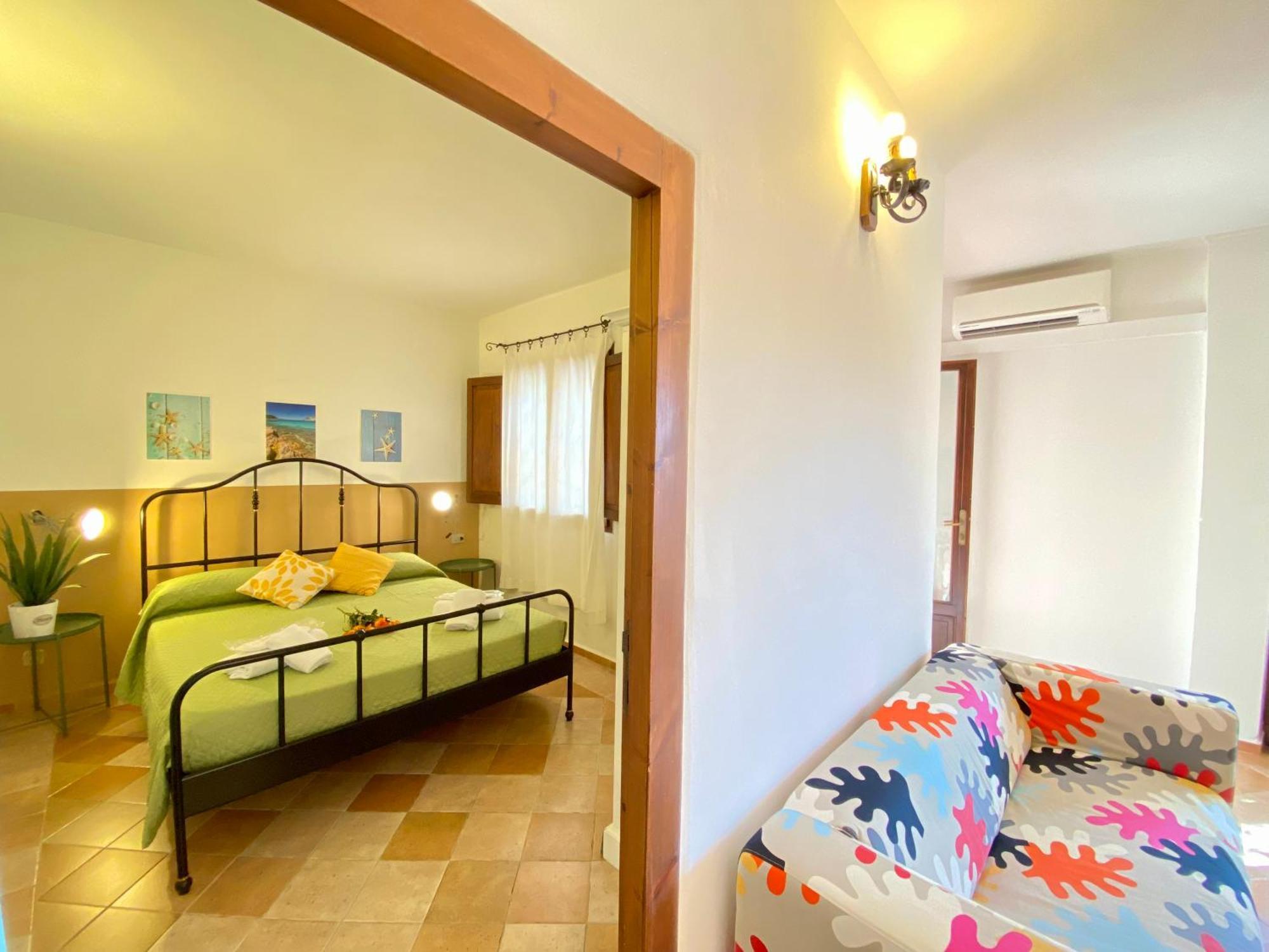 Residence La Rosa Porto San Paolo  Buitenkant foto