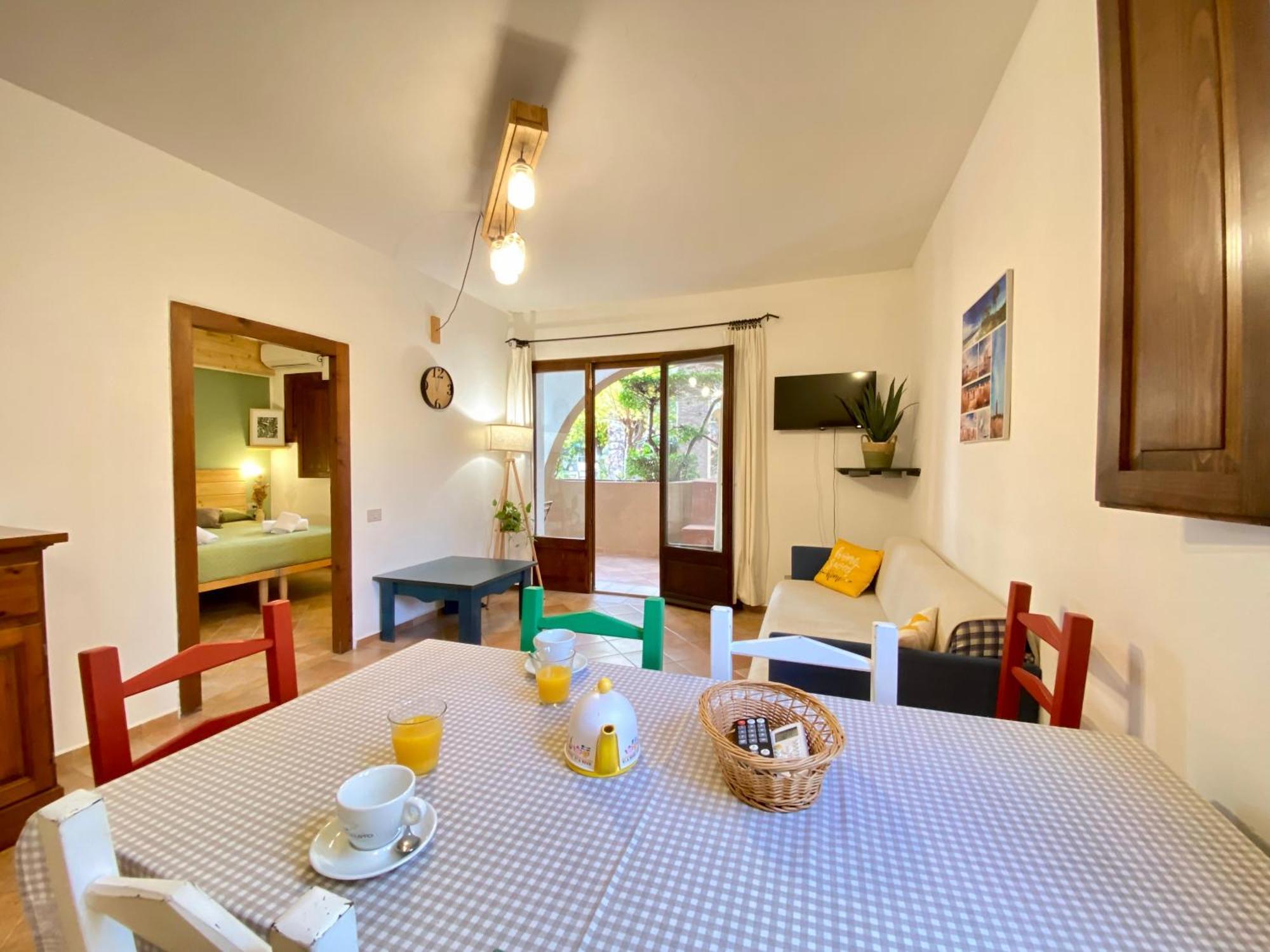 Residence La Rosa Porto San Paolo  Buitenkant foto