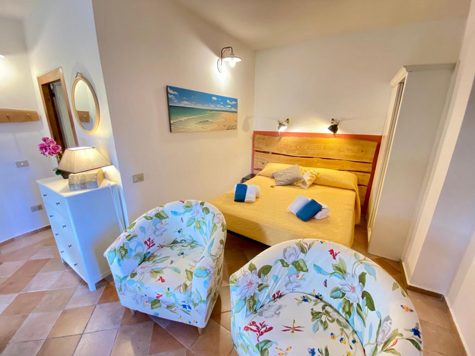 Residence La Rosa Porto San Paolo  Buitenkant foto