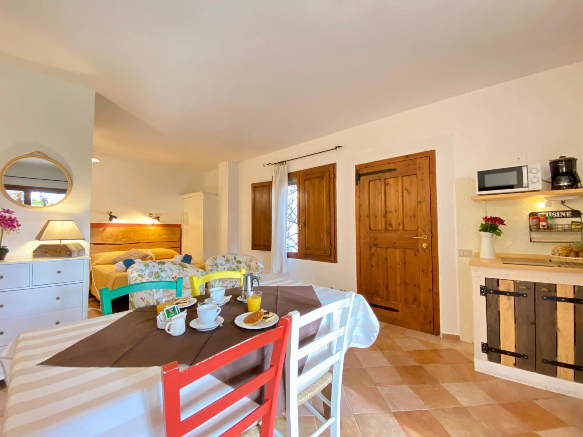 Residence La Rosa Porto San Paolo  Buitenkant foto